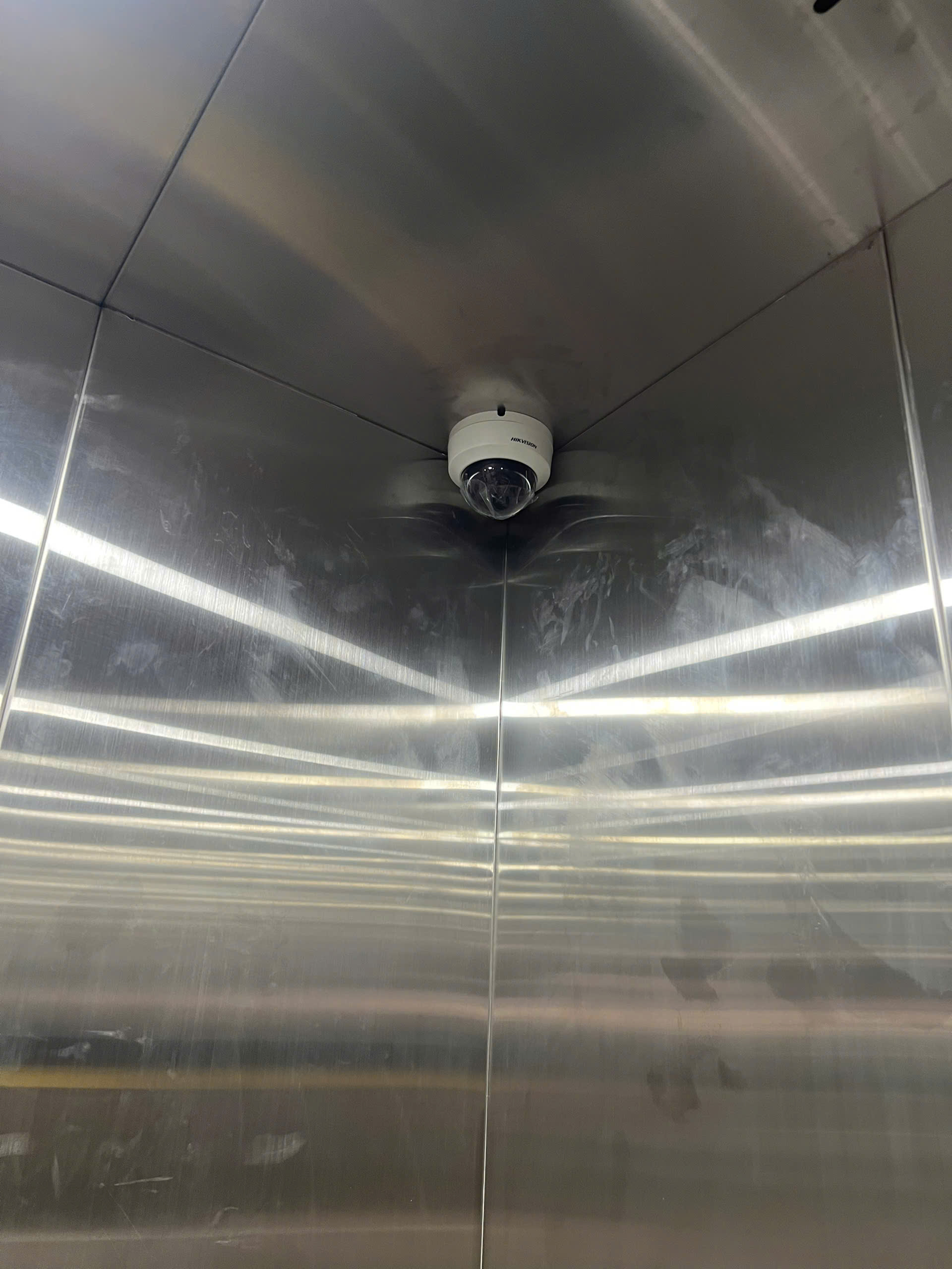 Giải Pháp Lắp Đặt Camera Thang Máy Chuyên Nghiệp