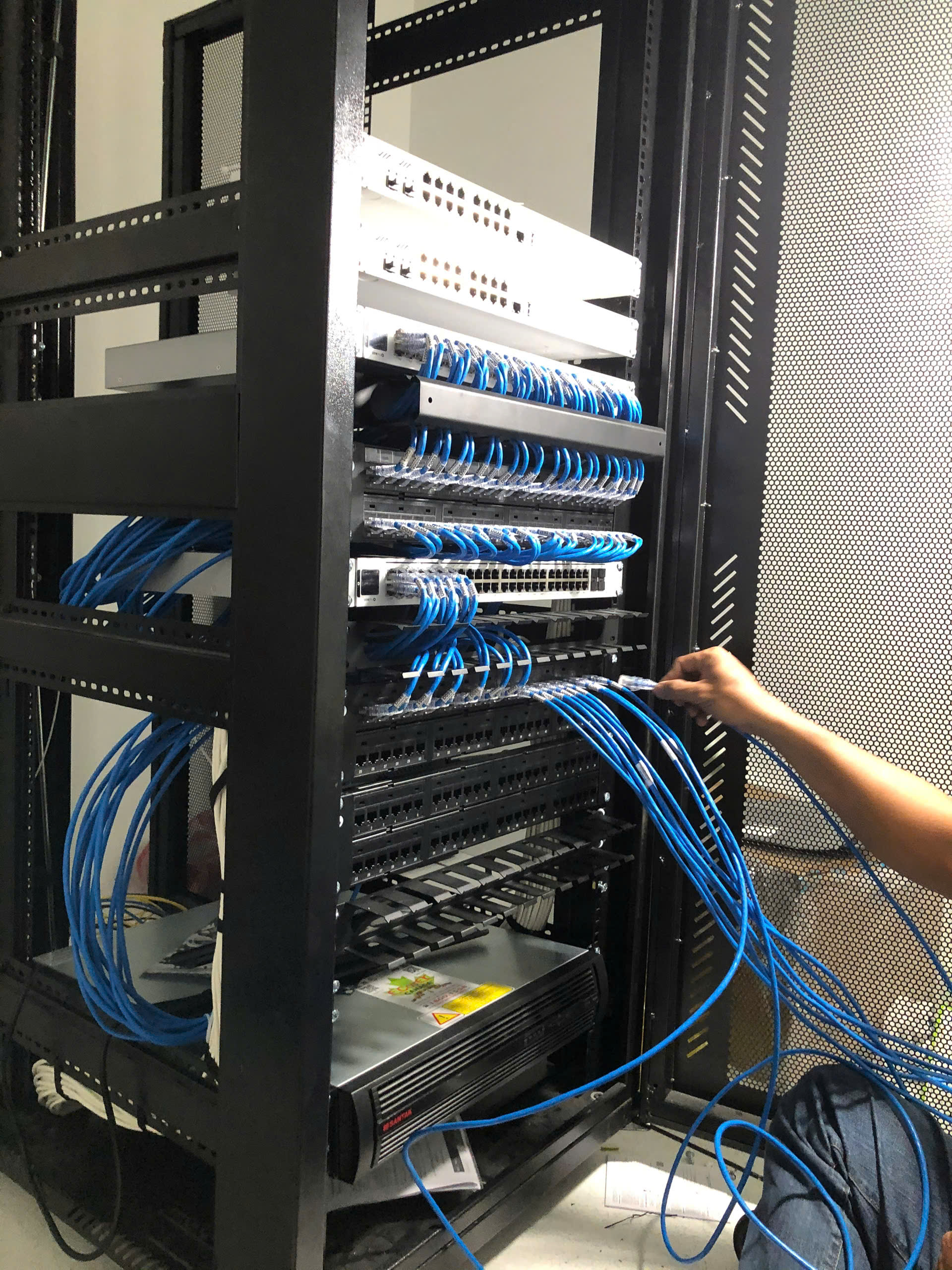 Thi Công Mạng LAN Cho Toàn Văn Phòng Chuyên Nghiệp -Bảo Mật Công Nghệ An Nhiên